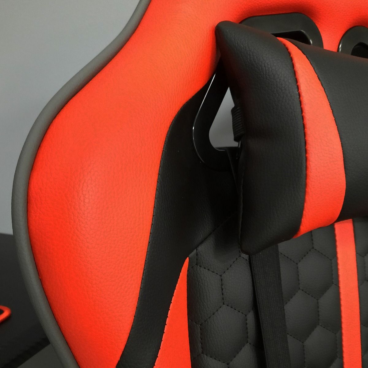 Arteon x rocker faux online leather junior gaming chair
