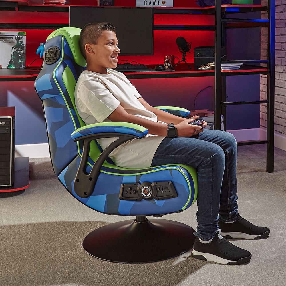 Audio outlet gaming chair