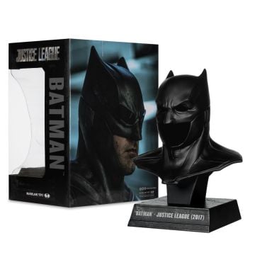 DC Direct Batman Justice League (2017) Cowl 1:3 Scale Replica (Image 10)